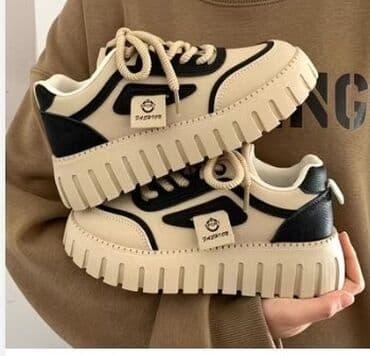 Кроссовки унисекс с массивной подошвой. - Цвет: бежевый с черными at lalafo.kg Кроссовки унисекс с массивной подошвой. - Цвет: бежевый с черными