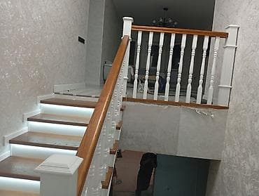 Деревянная лестница Для дома, Форма лестницы: Много-маршевая, Стиль: Классический at lalafo.kg Деревянная лестница Для дома, Форма лестницы: Много-маршевая, Стиль: Классический