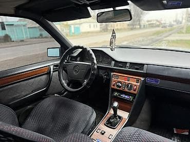 Oldsmobile: Mercedes-Benz W124: 1994 г., 2.2 л, Механика, Бензин, Седан at lalafo.kg — 7 Oldsmobile: Mercedes-Benz W124: 1994 г., 2.2 л, Механика, Бензин, Седан — 7