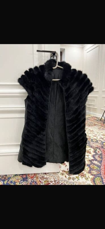 Другие жилеты M, L, цвет - Черный at lalafo.kg Другие жилеты M, L, цвет - Черный