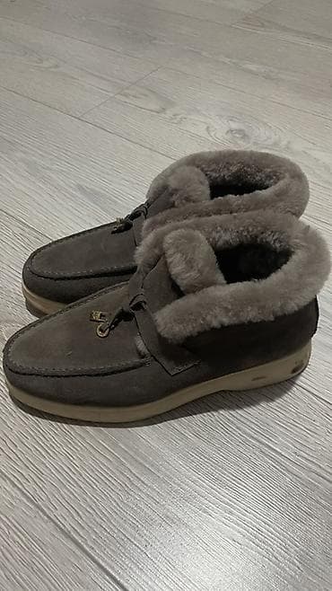 Угги, 36, Loro Piana, Б/у, цвет - Серый, Самовывоз at lalafo.kg Угги, 36, Loro Piana, Б/у, цвет - Серый, Самовывоз