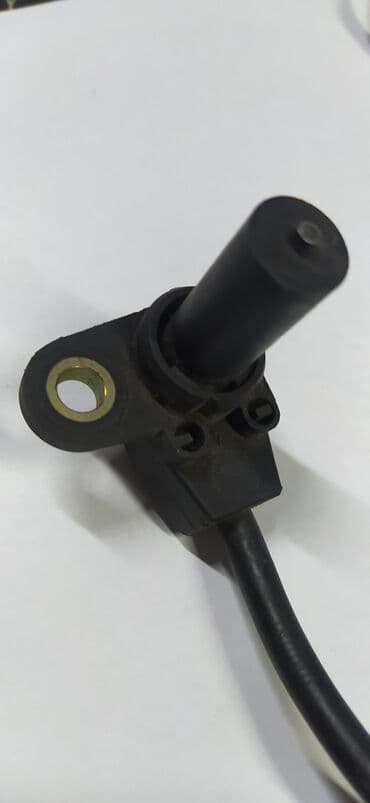 Renault master 2000 год 2002 девяносто седьмой датчик коленвала at lalafo.kg Renault master 2000 год 2002 девяносто седьмой датчик коленвала