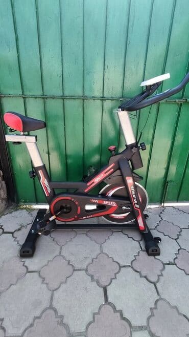 Велотренажёров новый в коробке Достоинства: Спин байк легко at lalafo.kg Велотренажёров новый в коробке Достоинства: Спин байк легко