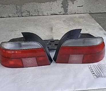 Задние фонари (пара) для автомобиля - Комплект из двух задних at lalafo.kg Задние фонари (пара) для автомобиля - Комплект из двух задних