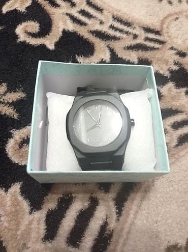 Стильные наручные часы в минималистичном дизайне. Арабские стильные at lalafo.kg Стильные наручные часы в минималистичном дизайне. Арабские стильные