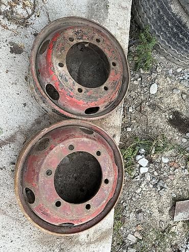 Железные Диски R 17.5 отверстий - 6, Б/у at lalafo.kg Железные Диски R 17.5 отверстий - 6, Б/у