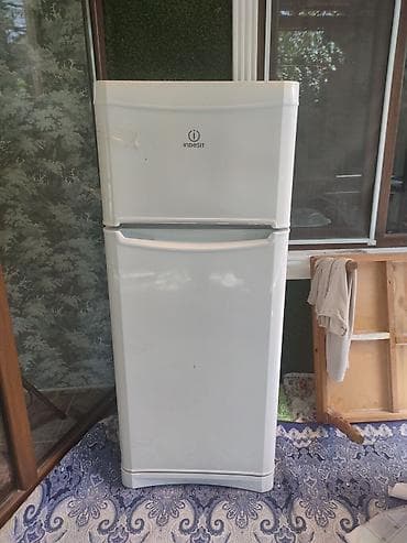 Холодильник Indesit, Двухкамерный at lalafo.kg Холодильник Indesit, Двухкамерный