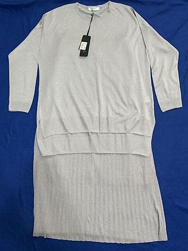 Костюм с юбкой, Модель юбки: Плиссе, Миди, Турция, L at lalafo.kg Костюм с юбкой, Модель юбки: Плиссе, Миди, Турция, L