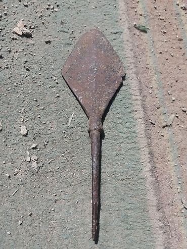 Винтажный наконечник копья с ромбовидным клинком. Изделие at lalafo.kg Винтажный наконечник копья с ромбовидным клинком. Изделие