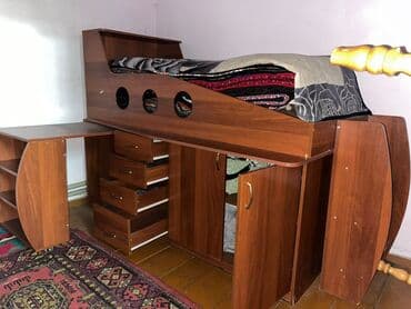 Детский кровать трансформер в виде самолёта, столик для учебы at lalafo.kg Детский кровать трансформер в виде самолёта, столик для учебы