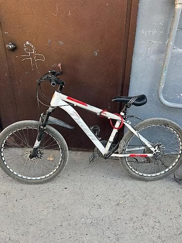 Горный велосипед 26" - Рама: алюминиевая, классическая геометрия at lalafo.kg Горный велосипед 26" - Рама: алюминиевая, классическая геометрия