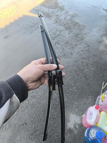 Щётка стеклоочистителя.ДВОРНИКИ. «дождевой скребок».На BYD Song at lalafo.kg Щётка стеклоочистителя.ДВОРНИКИ. «дождевой скребок».На BYD Song