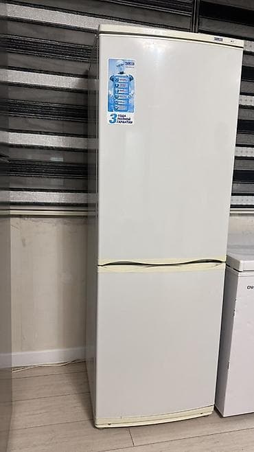 Холодильник Indesit, Б/у, Двухкамерный at lalafo.kg Холодильник Indesit, Б/у, Двухкамерный