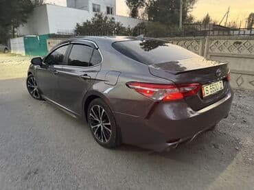 Toyota Camry: 2018 г., 2.5 л, Автомат, Гибрид, Седан at lalafo.kg Toyota Camry: 2018 г., 2.5 л, Автомат, Гибрид, Седан