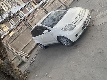 Toyota ist: 2003 г., 1.3 л, Автомат, Бензин, Хэтчбэк at lalafo.kg Toyota ist: 2003 г., 1.3 л, Автомат, Бензин, Хэтчбэк