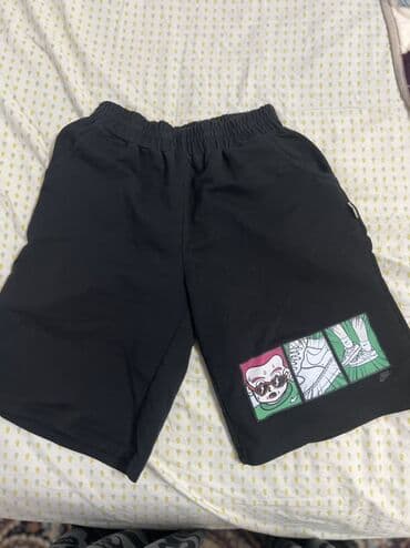 Набор одежды (4 предмета): 1) Черные спортивные шорты - Эластичный at lalafo.kg Набор одежды (4 предмета): 1) Черные спортивные шорты - Эластичный