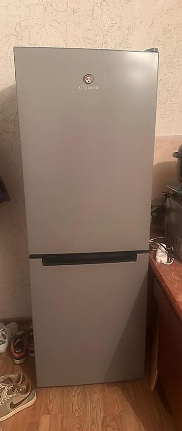 Холодильник Indesit, Двухкамерный at lalafo.kg Холодильник Indesit, Двухкамерный