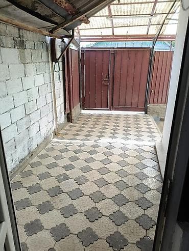 Продается полдома в маевке(до трассы 2 минуты) 4 сотки. Имеется две at lalafo.kg Продается полдома в маевке(до трассы 2 минуты) 4 сотки. Имеется две