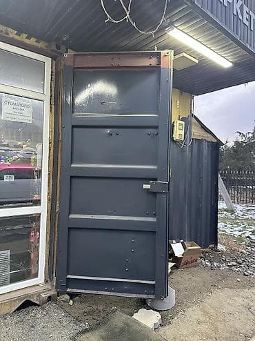 Срочно продаю пару дверей от контейнера. Состояние отличное. В at lalafo.kg Срочно продаю пару дверей от контейнера. Состояние отличное. В