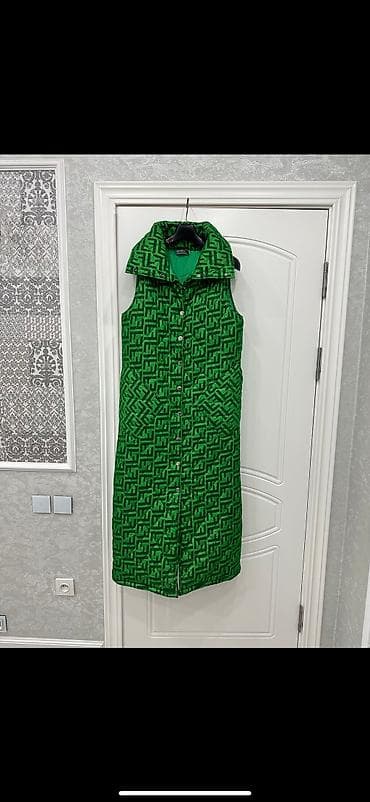 Продам стильную безрукавку . Очень теплая . Осень -весна . Своя цена at lalafo.kg Продам стильную безрукавку . Очень теплая . Осень -весна . Своя цена