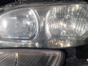 Комплект передних фар Toyota at lalafo.kg Комплект передних фар Toyota