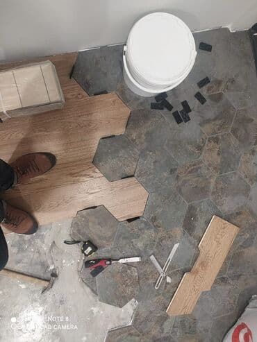 Профессиональная укладка напольных покрытий - Монтаж плитки at lalafo.kg Профессиональная укладка напольных покрытий - Монтаж плитки
