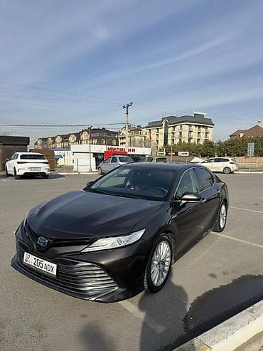 Toyota Camry: 2018 г., 2.5 л, Автомат, Гибрид, Седан at lalafo.kg Toyota Camry: 2018 г., 2.5 л, Автомат, Гибрид, Седан