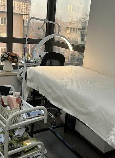 Аренда кабинетов в салонах красоты, 16 м², Для бровиста, Для визажиста, Для лешмейкера at lalafo.kg Аренда кабинетов в салонах красоты, 16 м², Для бровиста, Для визажиста, Для лешмейкера