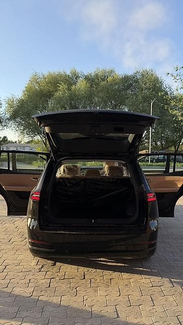 GAC: Черный кроссовер/внедорожник с просторным салоном и бежевой кожаной lalafo.kg да — 4 GAC: Черный кроссовер/внедорожник с просторным салоном и бежевой кожаной — 4