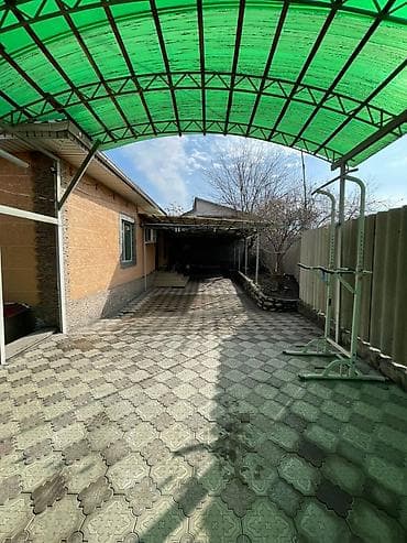 🏡 Продается дом (собственник) 📍 Район: Восток-5 📍 Пересечение ул at lalafo.kg 🏡 Продается дом (собственник) 📍 Район: Восток-5 📍 Пересечение ул