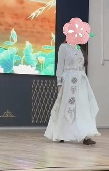 Лосиналар, леггинсылар: Женское нарядное платье с этнической вышивкой - Размер: 46 (ярлык на lalafo.kg да — 2 Лосиналар, леггинсылар: Женское нарядное платье с этнической вышивкой - Размер: 46 (ярлык на — 2