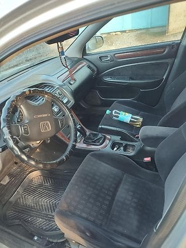 Honda Accord: 2001 г., 1.8 л, Механика, Газ, Седан at lalafo.kg — 7 Honda Accord: 2001 г., 1.8 л, Механика, Газ, Седан — 7