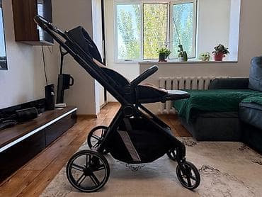 Детская коляска с зимним чехлом, сумка и с дождевиком в отличном at lalafo.kg Детская коляска с зимним чехлом, сумка и с дождевиком в отличном