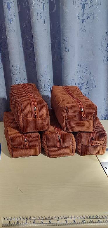 Dacia: Косметичка, Материал: Бархат, Женские at lalafo.kg — 2 Dacia: Косметичка, Материал: Бархат, Женские — 2