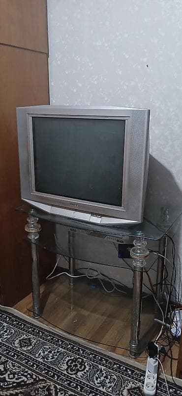 Телевизор с подставкой at lalafo.kg Телевизор с подставкой