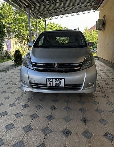 Toyota Isis: 2005 г., 2 л, Вариатор, Бензин, Минивэн at lalafo.kg Toyota Isis: 2005 г., 2 л, Вариатор, Бензин, Минивэн