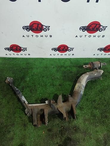 Рычаг подвески HONDA civic SXE10 1.7 2005 (б/у) at lalafo.kg Рычаг подвески HONDA civic SXE10 1.7 2005 (б/у)