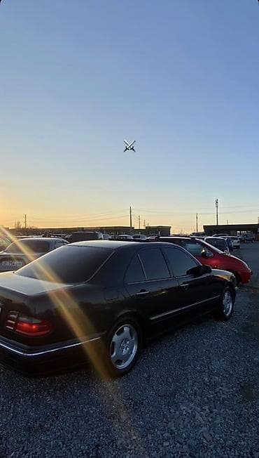 Mercedes-Benz E-Class: 2000 г., 3.2 л, Автомат, Бензин, Седан at lalafo.kg Mercedes-Benz E-Class: 2000 г., 3.2 л, Автомат, Бензин, Седан