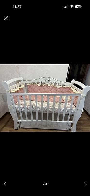 Детская кроватка с маятниковым механизмом, выполненная в классическом at lalafo.kg Детская кроватка с маятниковым механизмом, выполненная в классическом