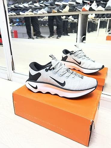 Легкие мужские кроссовки Nike, нейтральный бег/ежедневная активность at lalafo.kg Легкие мужские кроссовки Nike, нейтральный бег/ежедневная активность