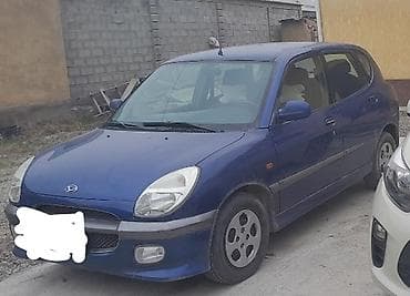 Daihatsu Sirion: 2001 г., 1.3 л, Механика, Бензин, Хэтчбэк at lalafo.kg Daihatsu Sirion: 2001 г., 1.3 л, Механика, Бензин, Хэтчбэк