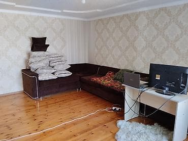 Угловой диван, C подушками at lalafo.kg Угловой диван, C подушками