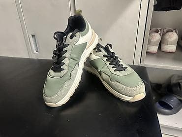 Кроссовки BOSS, мужские. Отличный вариант для города и активного at lalafo.kg Кроссовки BOSS, мужские. Отличный вариант для города и активного