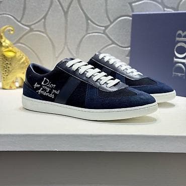 СРОЧНО! Продам стильные кроссовки Dior. Темно-синий цвет, сочетание at lalafo.kg СРОЧНО! Продам стильные кроссовки Dior. Темно-синий цвет, сочетание