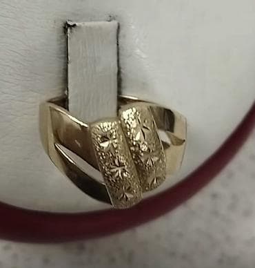 Кольцо, Проба 585, Женские, Без вставки, Б/у at lalafo.kg Кольцо, Проба 585, Женские, Без вставки, Б/у