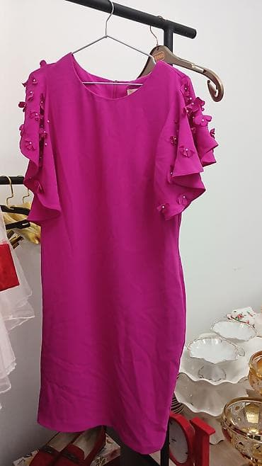 Вечернее платье, Коктейльное, Короткая модель, С рукавами, M at lalafo.kg Вечернее платье, Коктейльное, Короткая модель, С рукавами, M