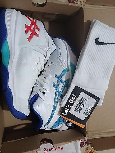 Кроссовки Asics для зала/кортов + спортивные носки Nike - Тип at lalafo.kg Кроссовки Asics для зала/кортов + спортивные носки Nike - Тип