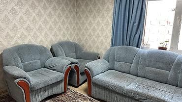 Комплект мягкой мебели: 2 дивана и два кресла в одном стиле. - at lalafo.kg Комплект мягкой мебели: 2 дивана и два кресла в одном стиле. -