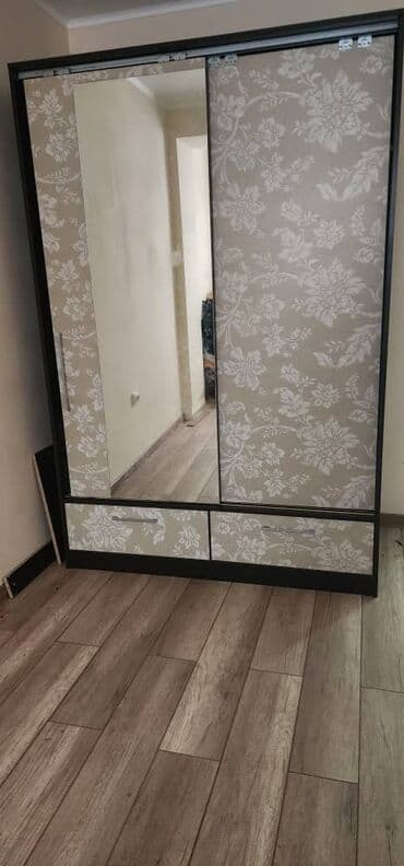 Шкаф купе, Б/у, С зеркалом at lalafo.kg Шкаф купе, Б/у, С зеркалом