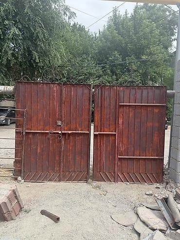 Металлические распашные ворота с калиткой - Материал: стальной лист с at lalafo.kg Металлические распашные ворота с калиткой - Материал: стальной лист с